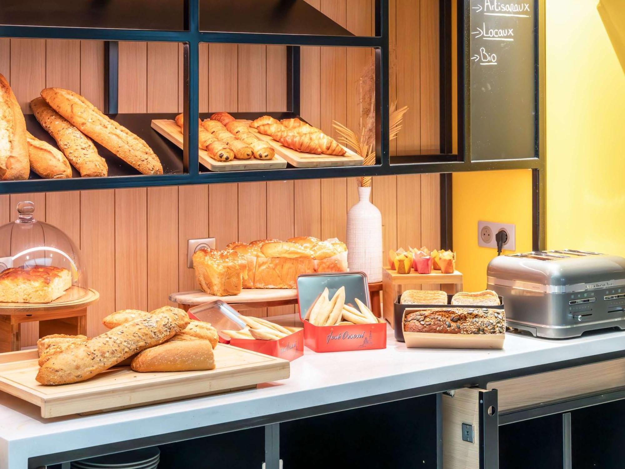 Mercure Avignon Gare Tgv Exterior photo